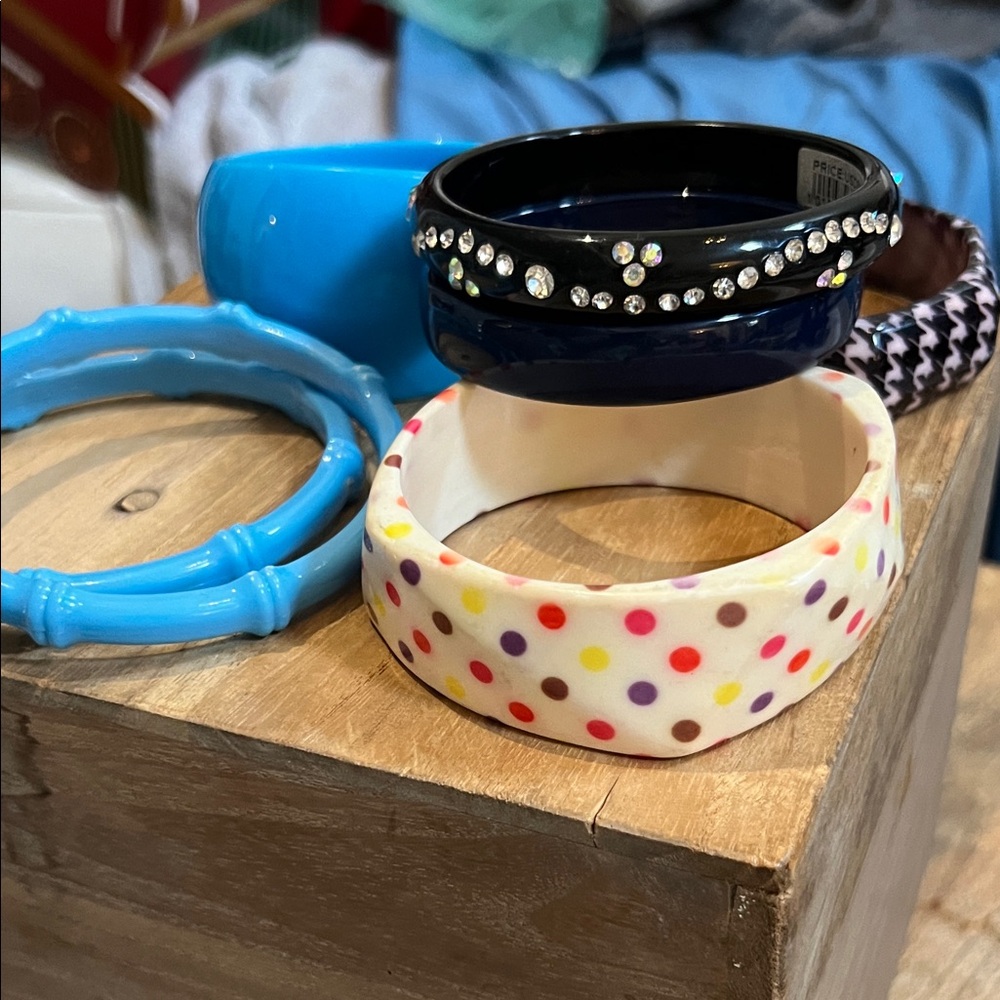 Colorful plastic Bracelet Set